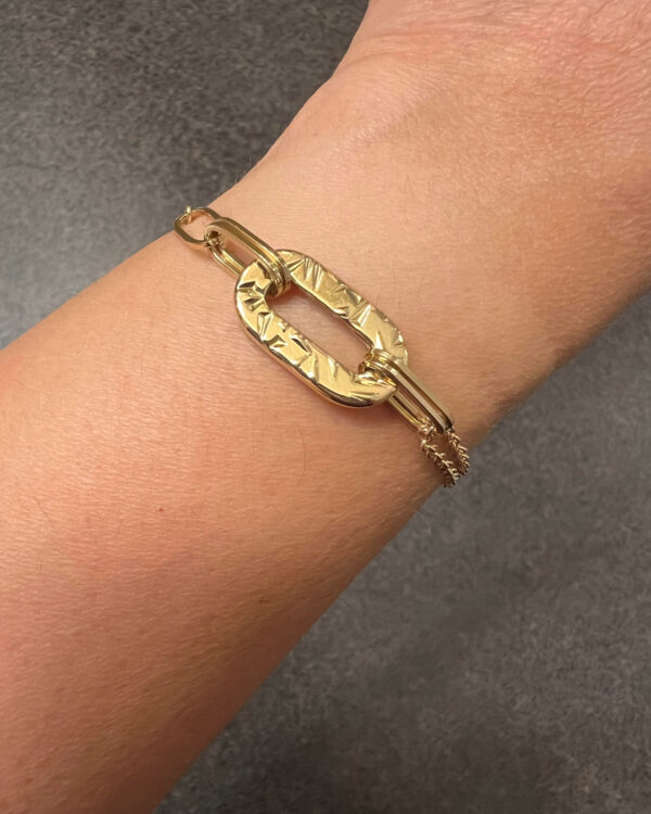 18 karat gold bracelet