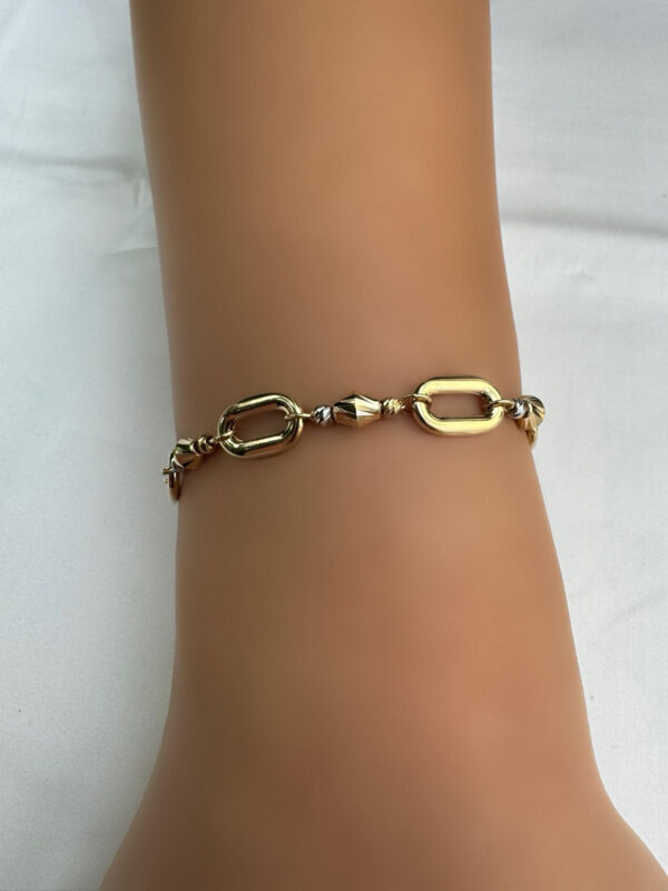 beautiful 18 karat pure gold bracelet